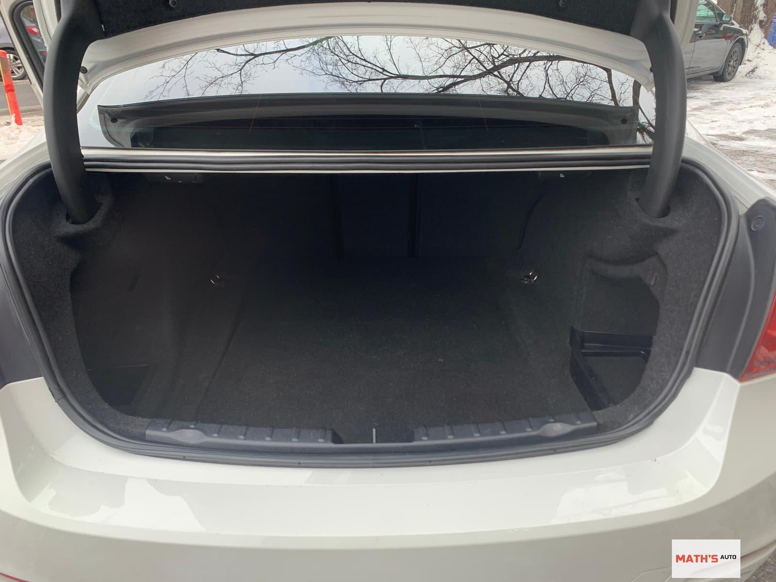 BMW 328i 2013 - Image 9