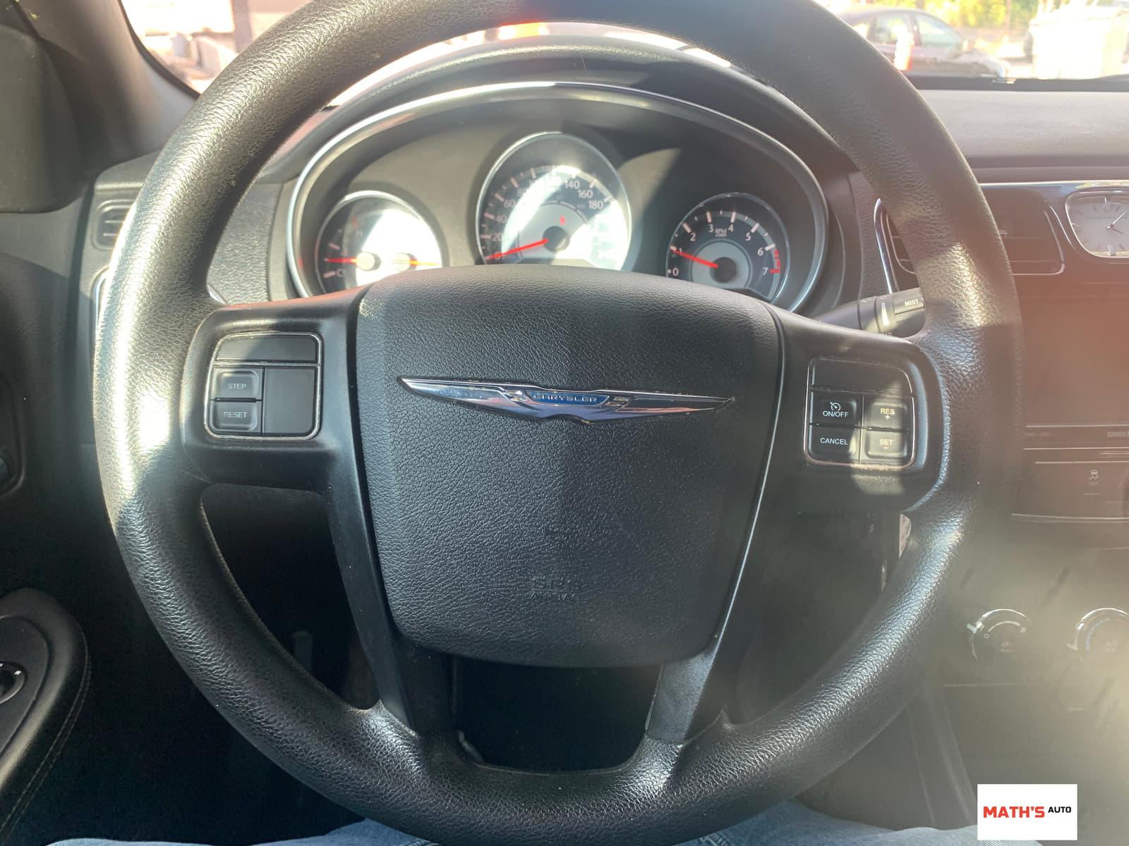 Chrysler 200 2013 - Image 12