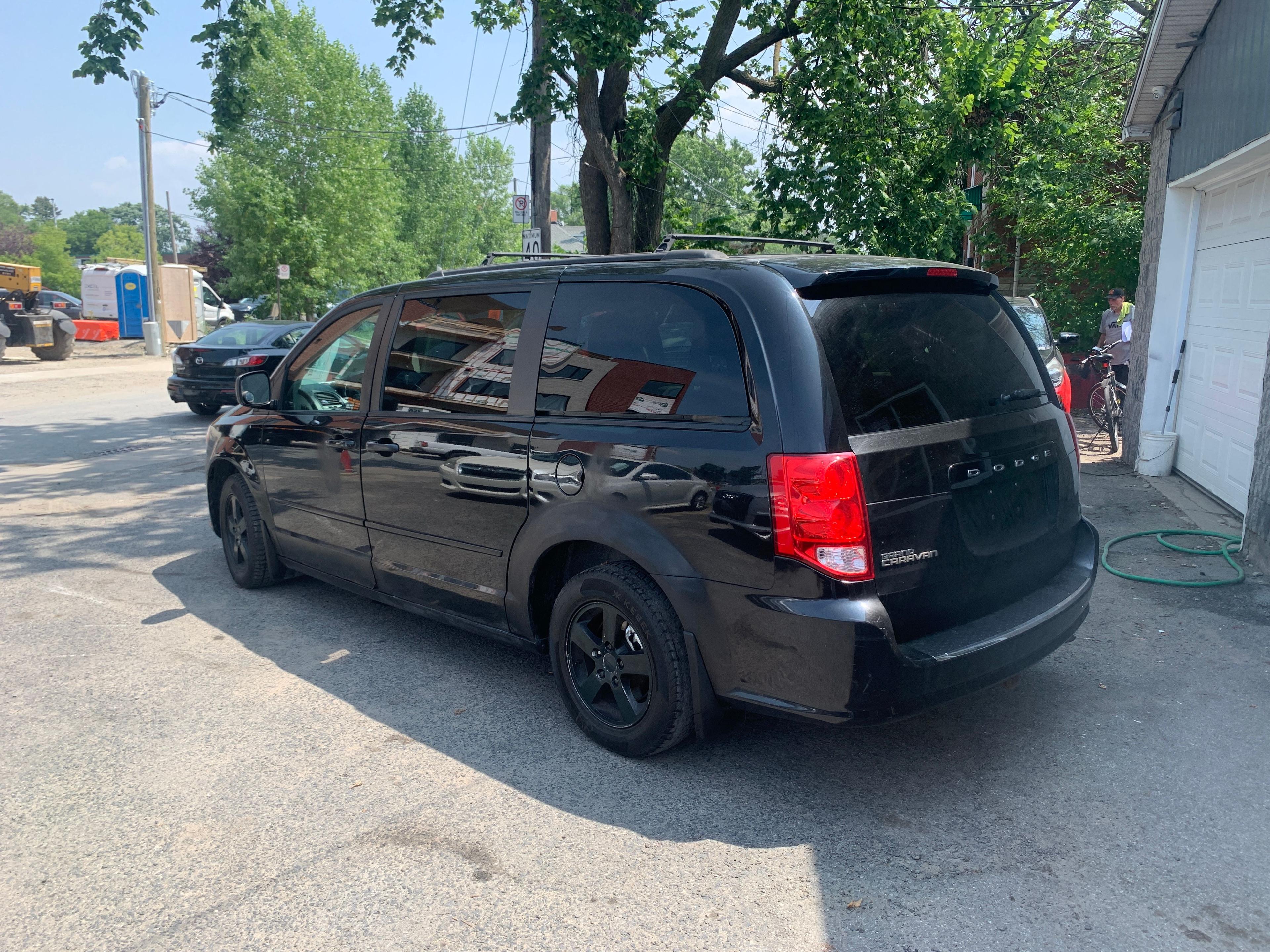 Dodge Grand Caravan 2012 - Image 3