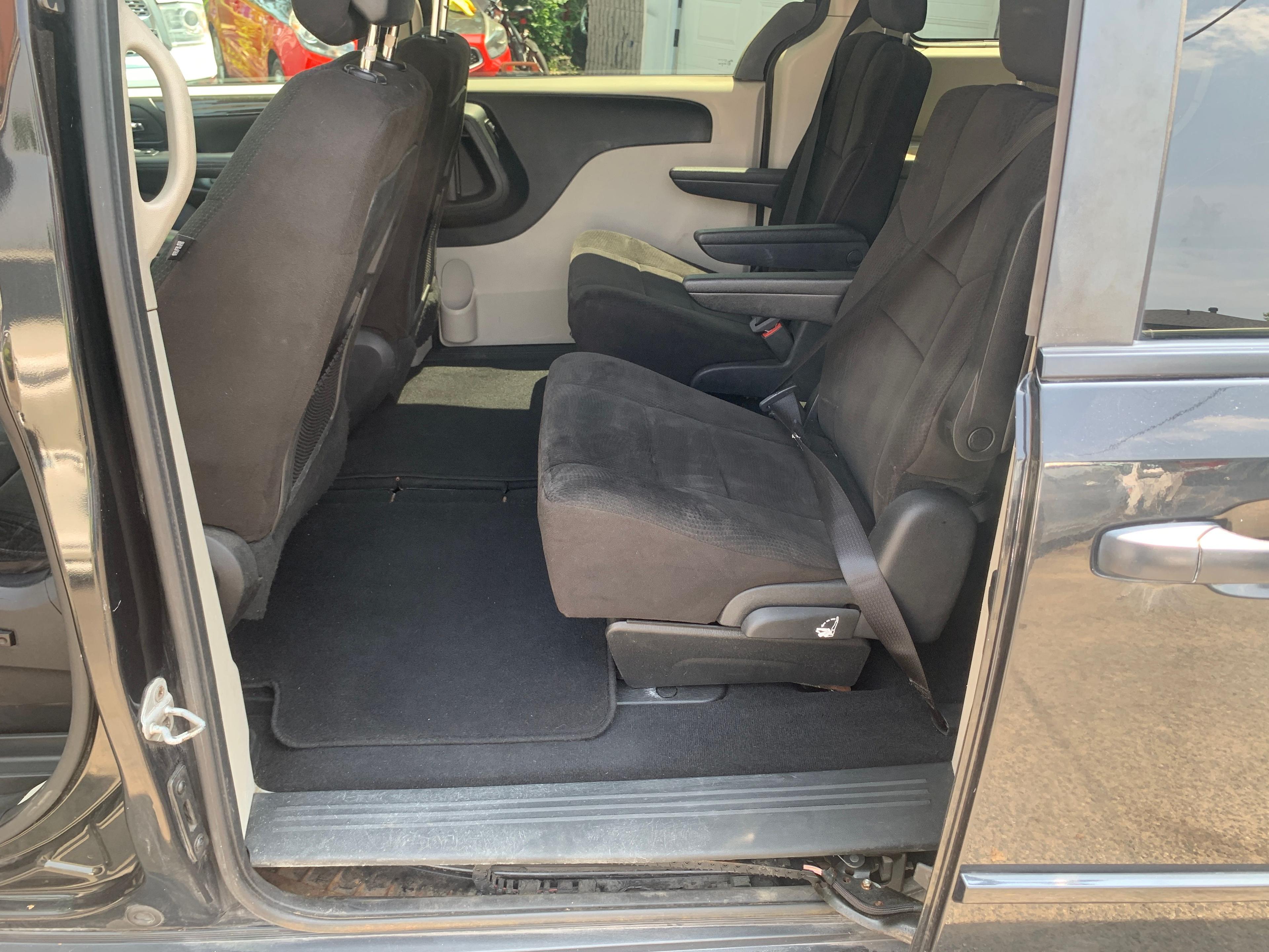 Dodge Grand Caravan 2012 - Image 12