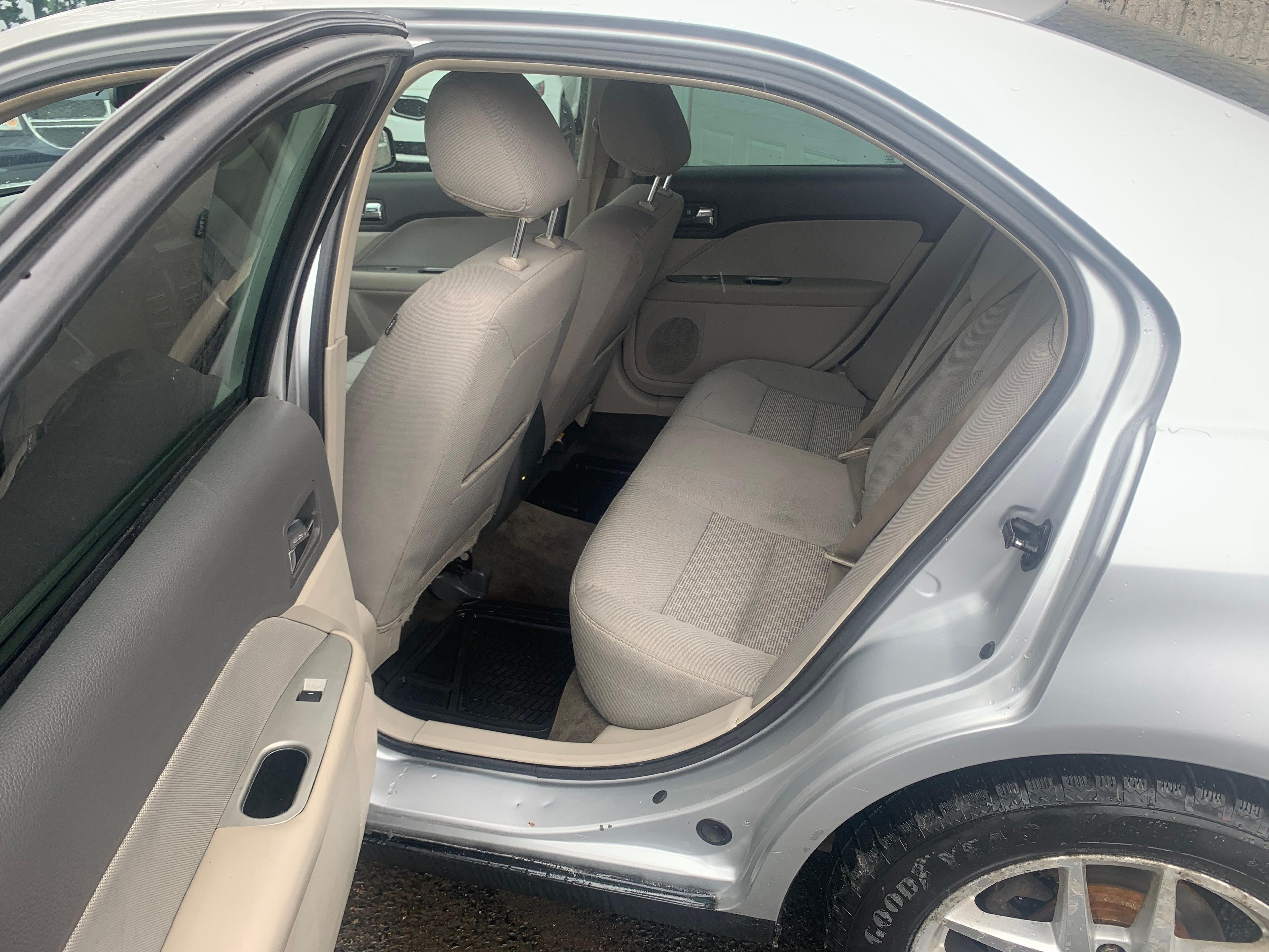 Ford Fusion 2011 - Image 10