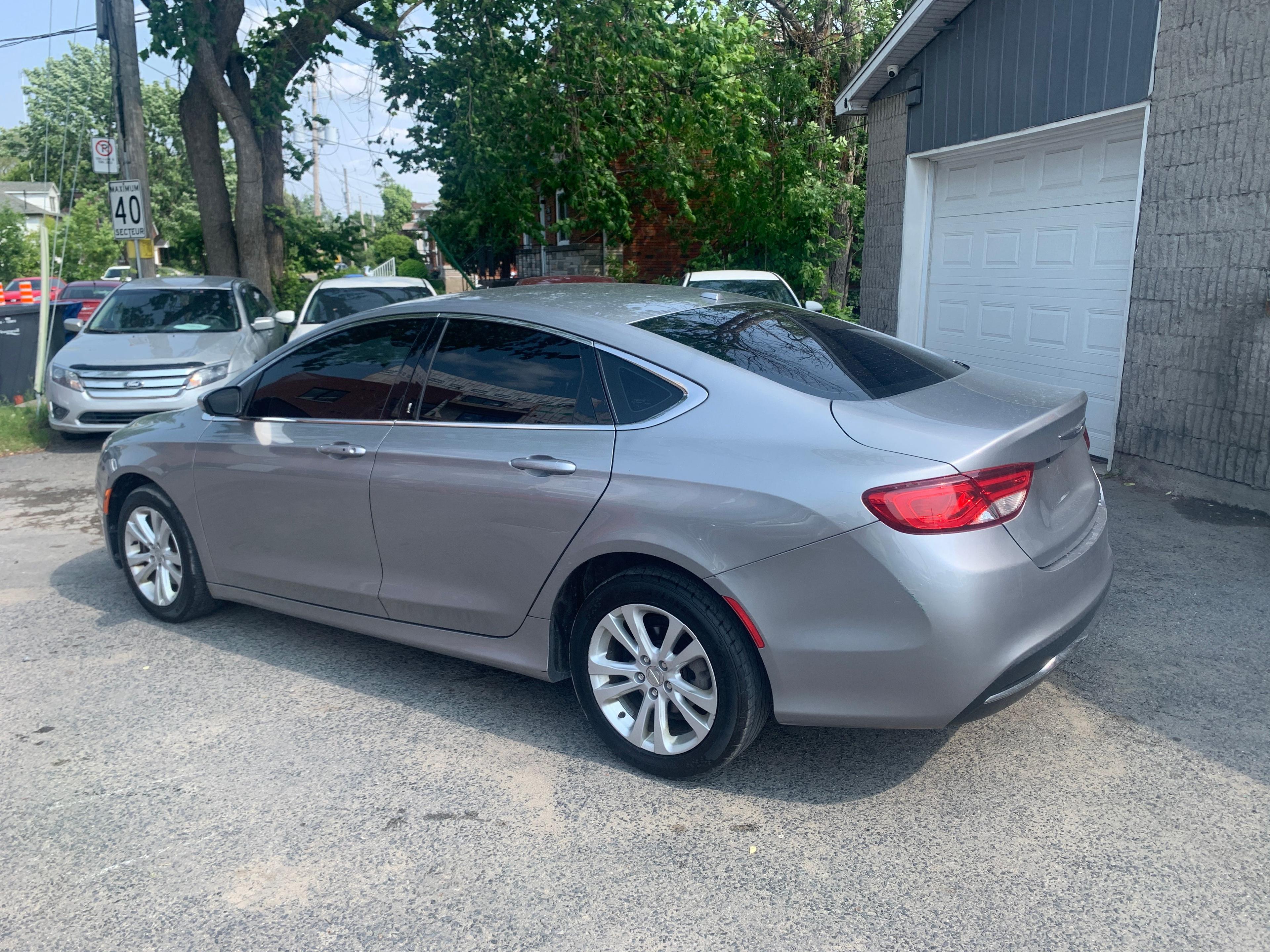 Chrysler 200 2015 - Image 2