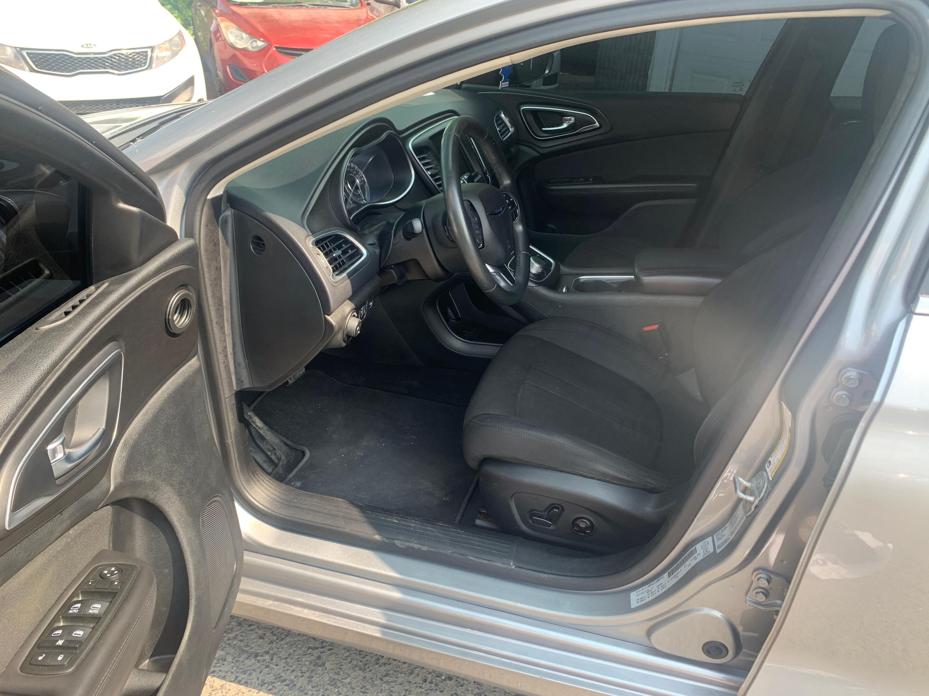 Chrysler 200 2015 - Image 7