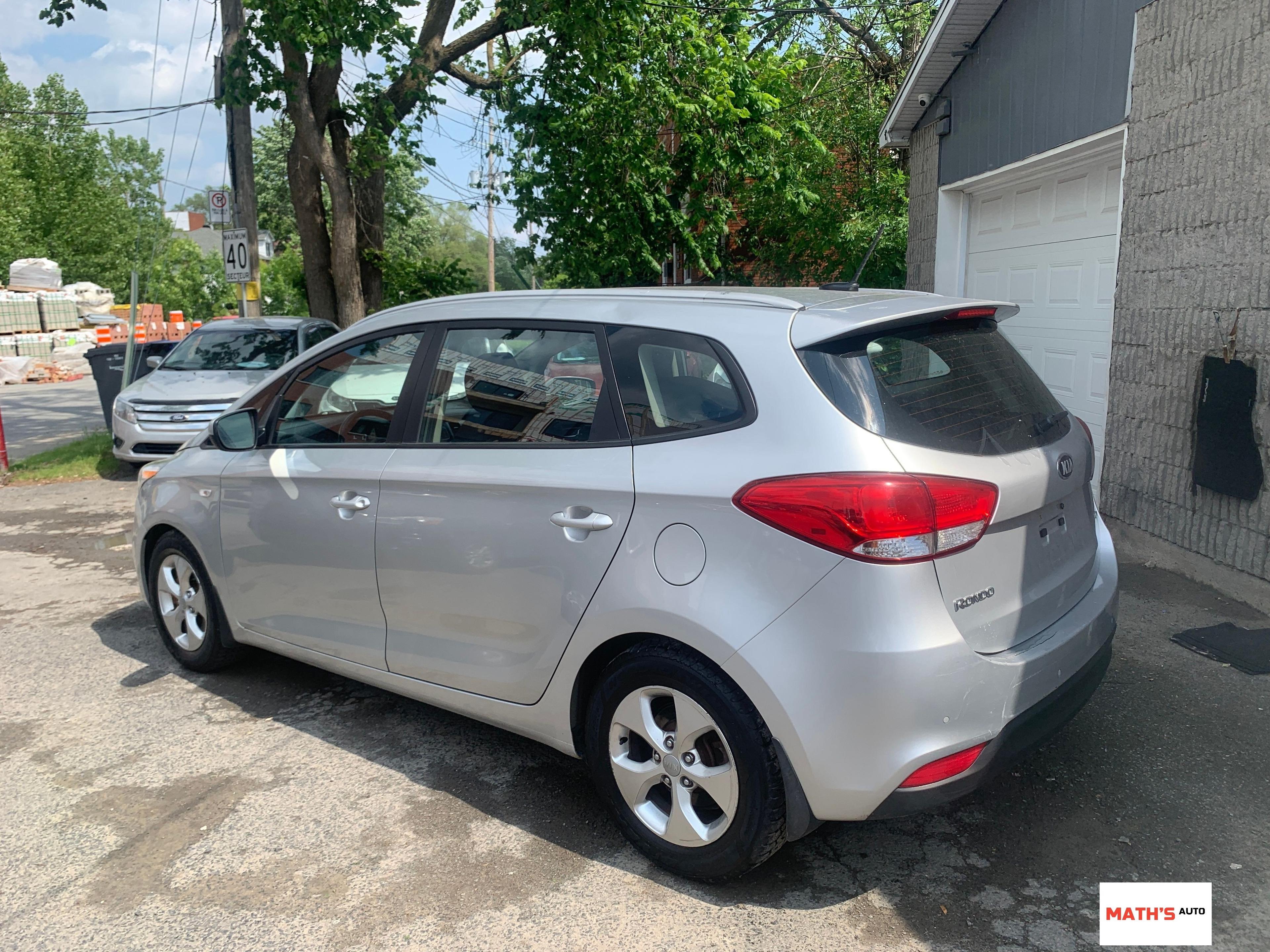 Kia Rondo 2014 - Image 2