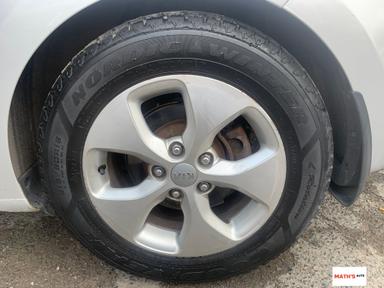 Kia Rondo 2014 - Thumbnail 16