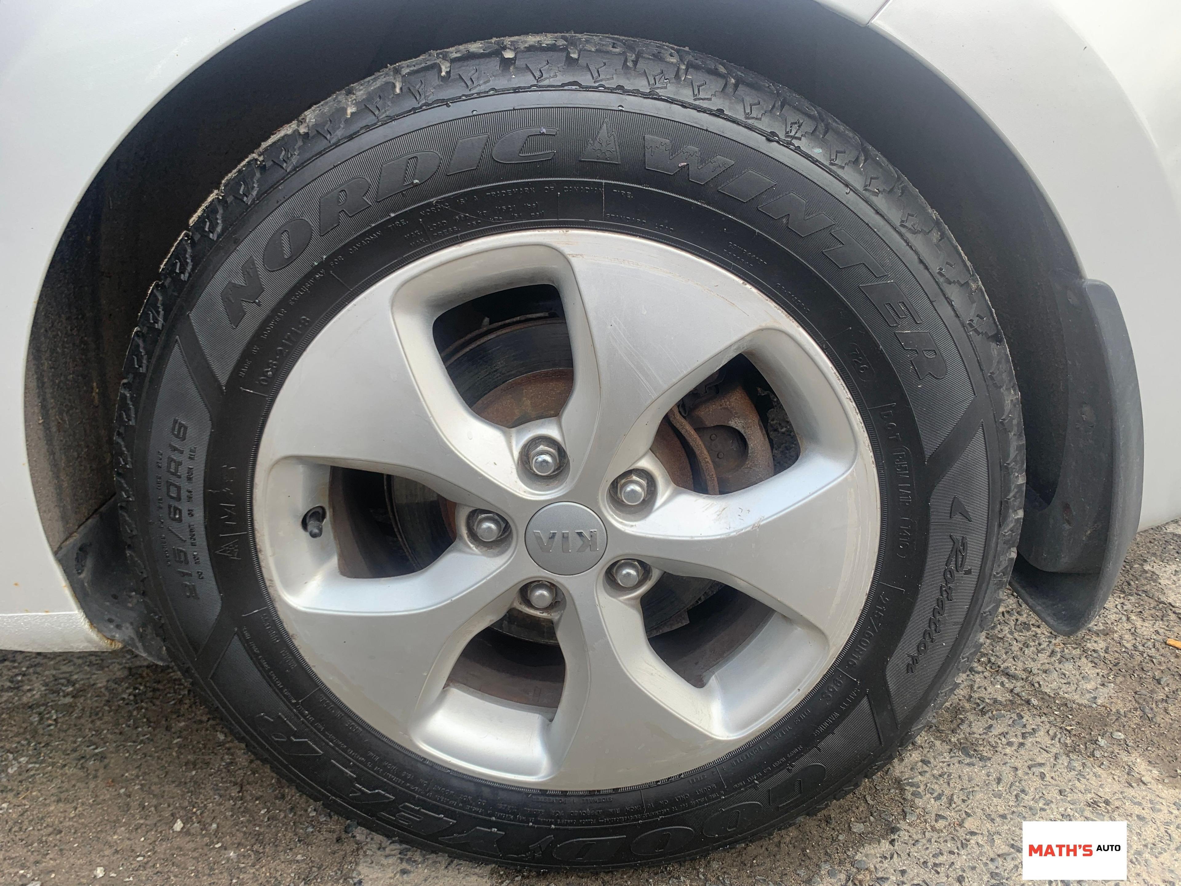 Kia Rondo 2014 - Image 16