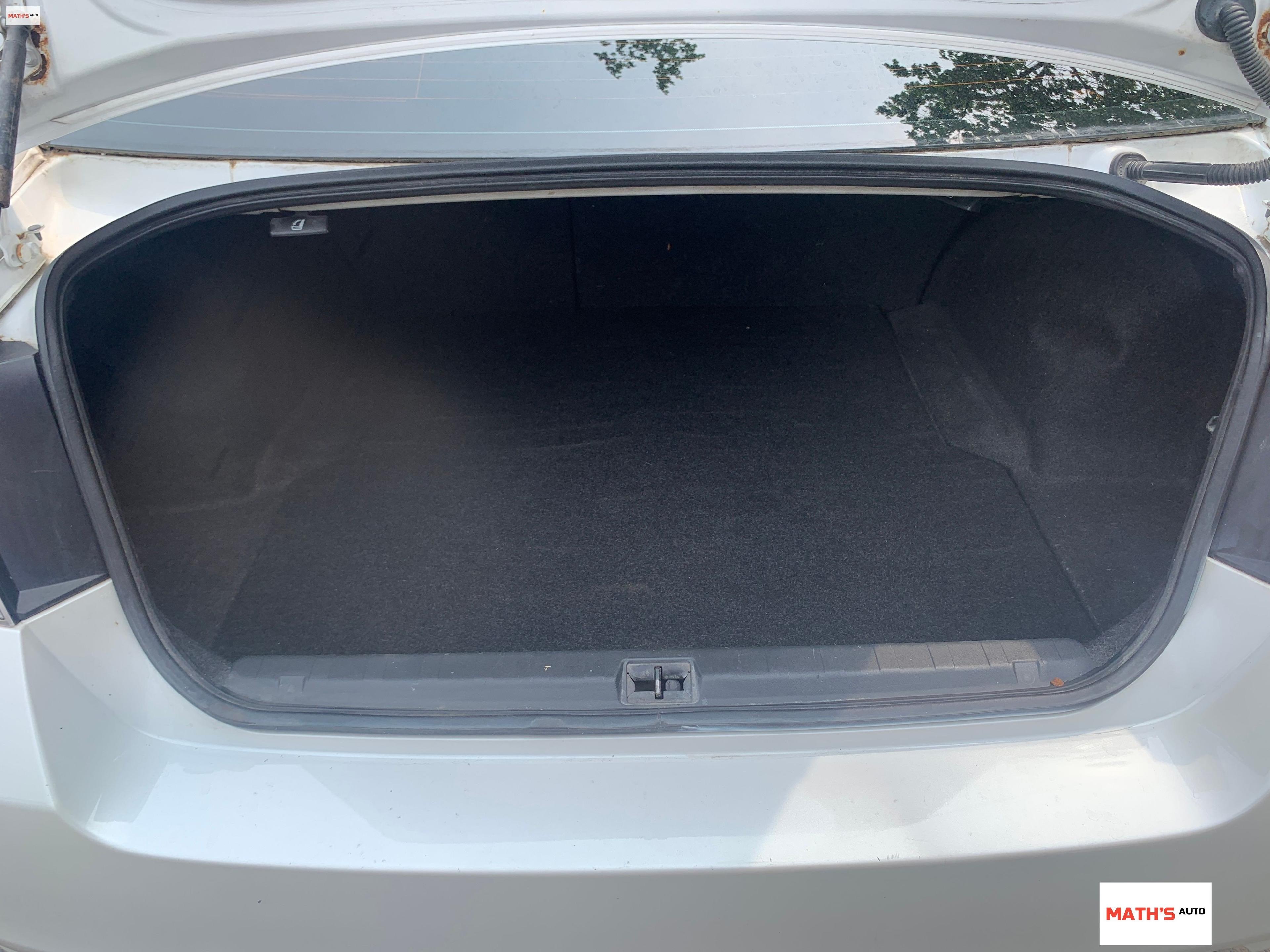 Subaru Legacy 2014 - Image 8