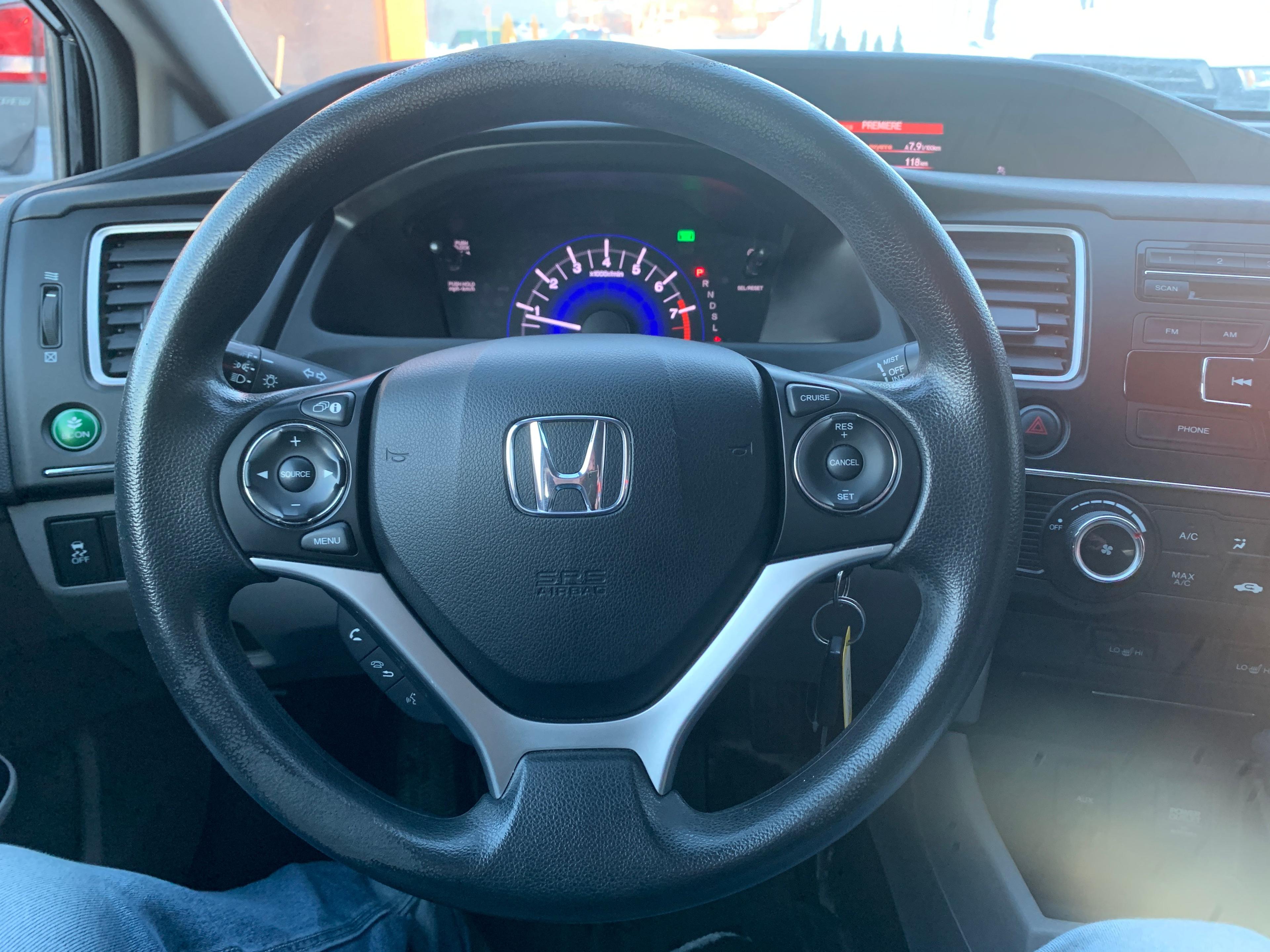 Honda Civic 2015 - Image 11