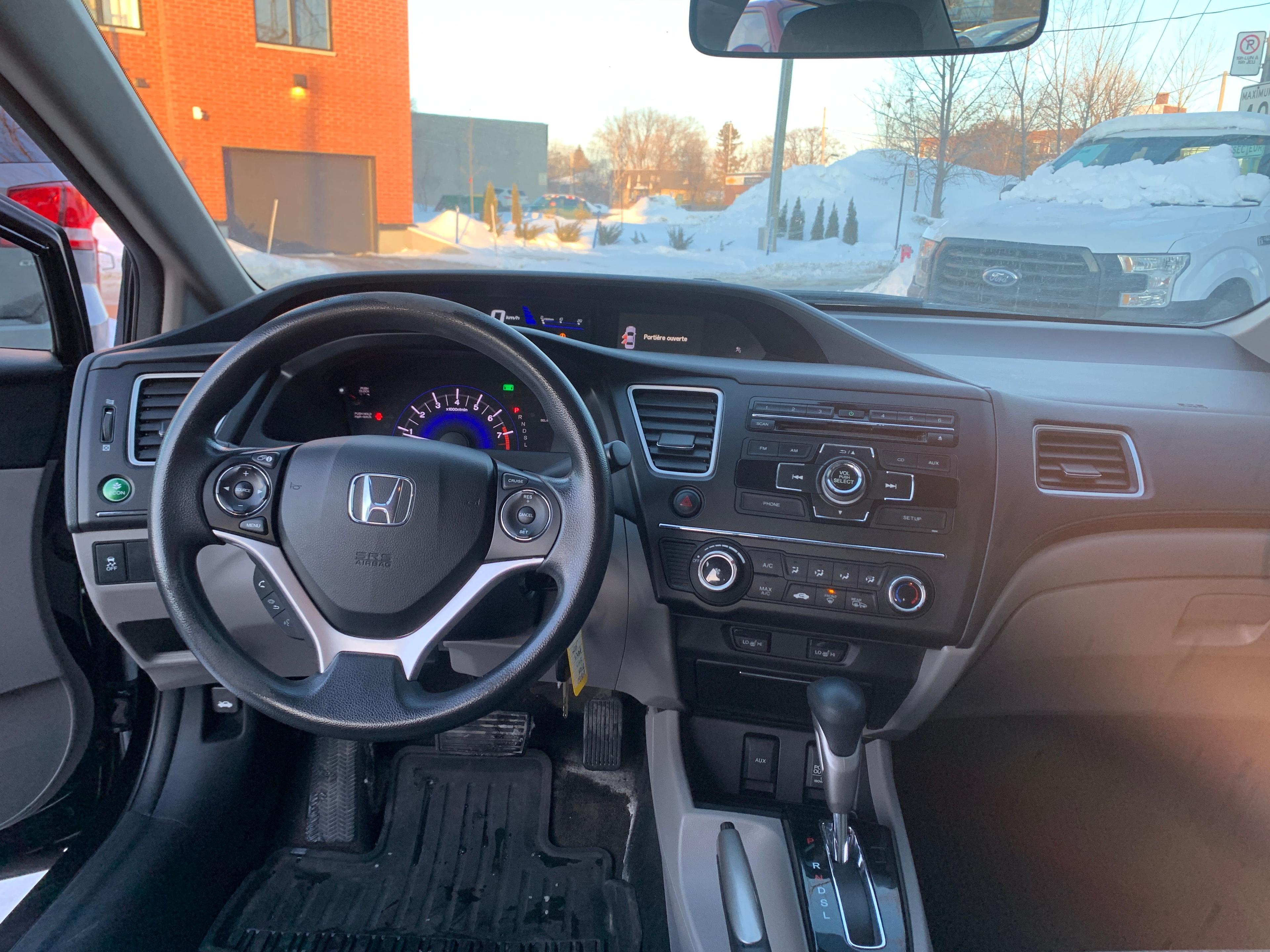 Honda Civic 2015 - Image 10