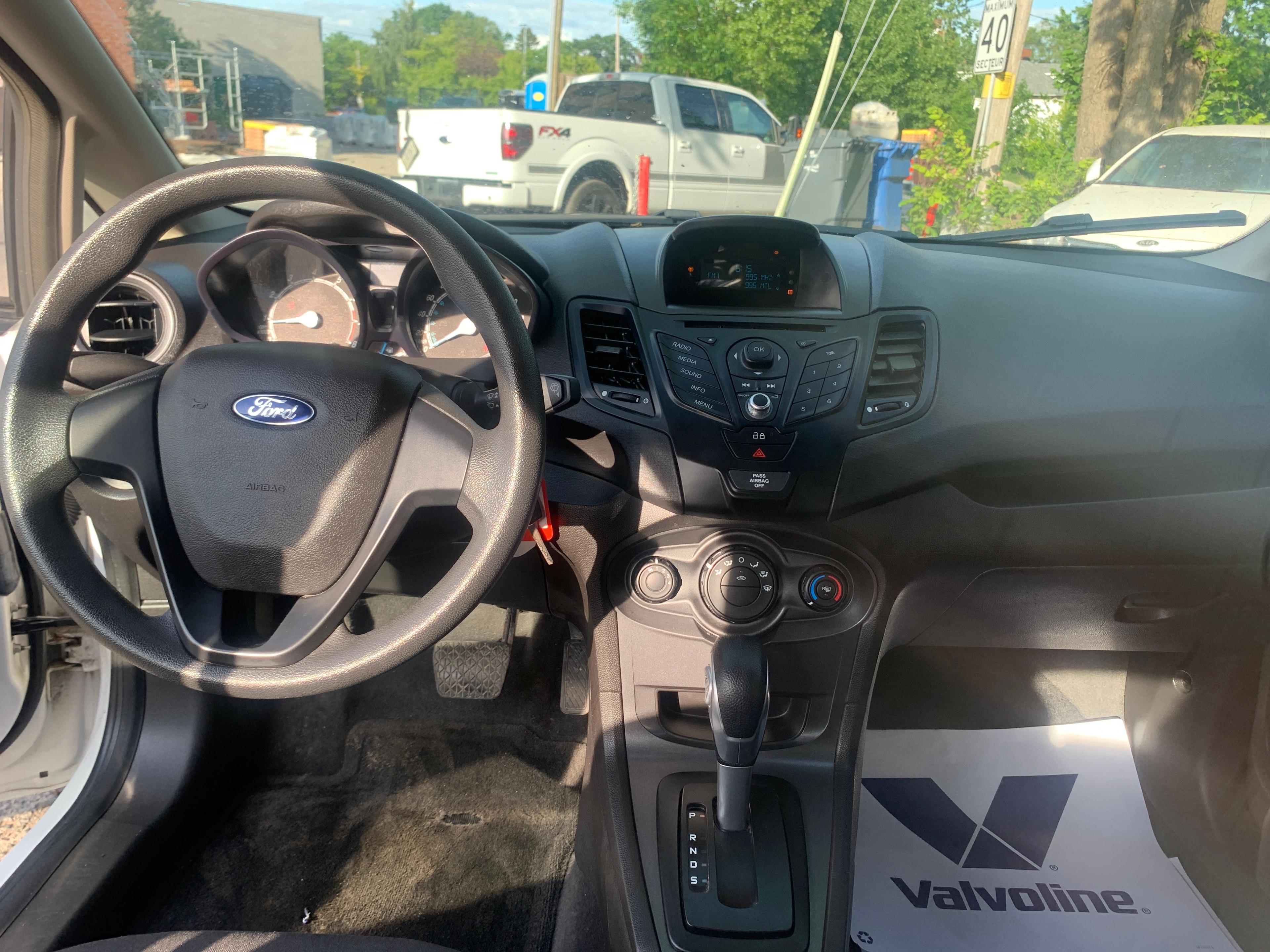 Ford Fiesta 2014 - Image 12