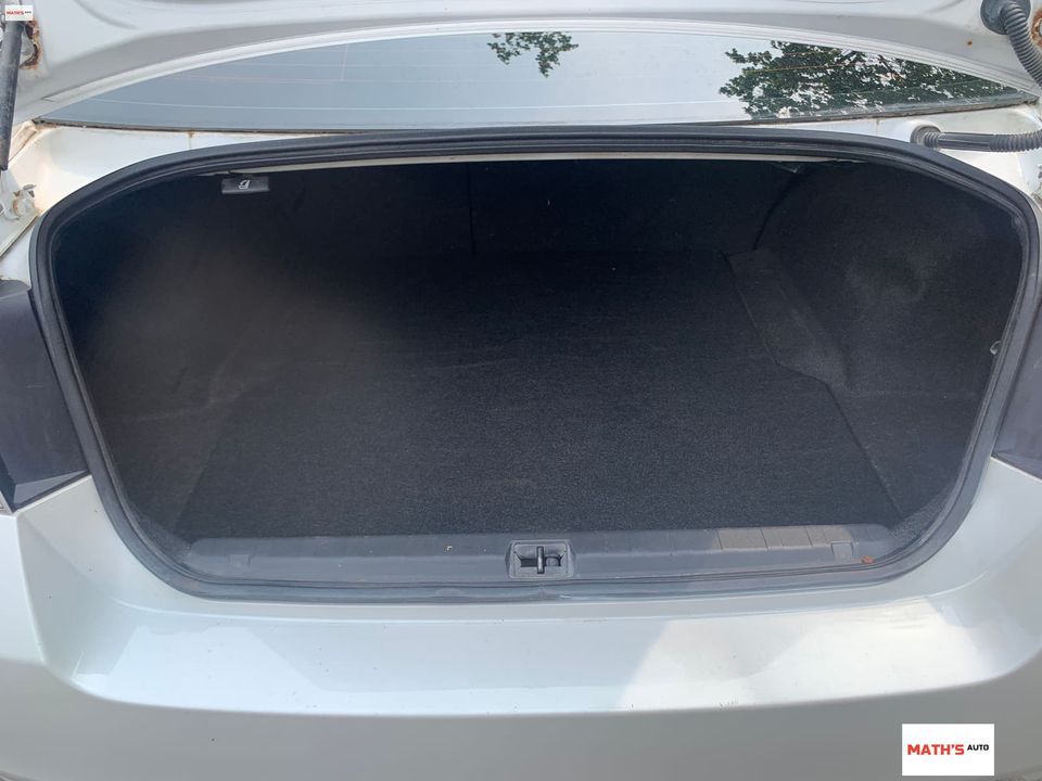 Subaru Legacy 2014 - Image 8
