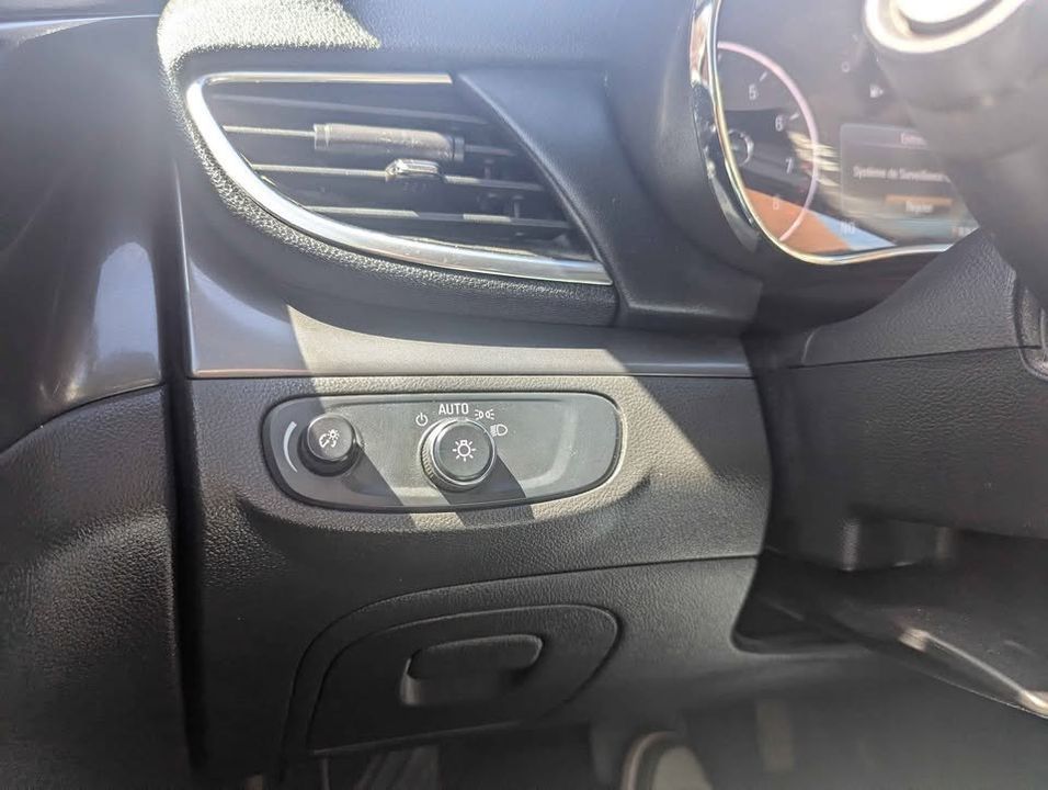 Buick Encore 2017 - Image 13